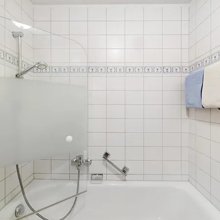 Bruennstein - Nr 28 Pool, Sauna Daire